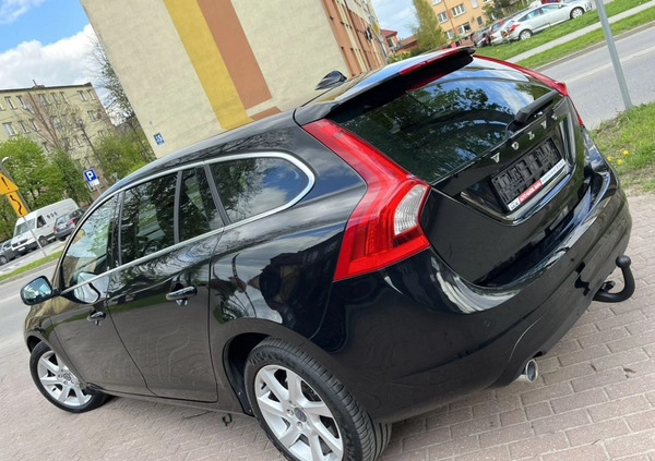 Volvo V60 cena 35700 przebieg: 214685, rok produkcji 2014 z Choroszcz małe 436